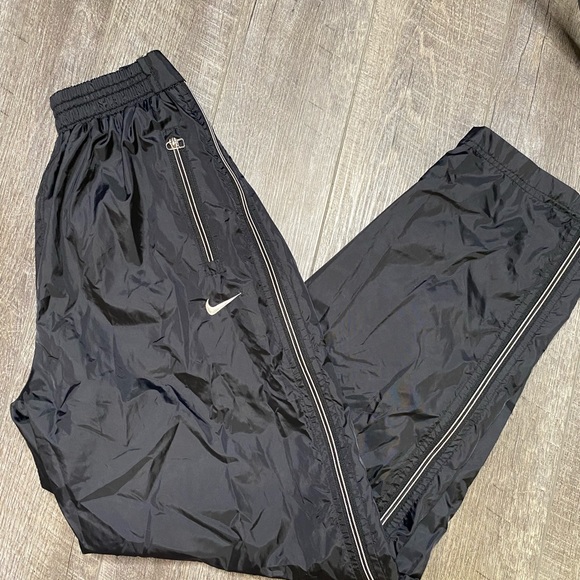 High waisted Nike track pants - Picture 3 of 3